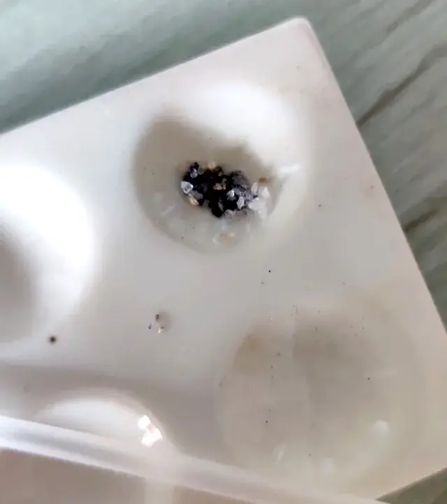 MDMA reagent test kit result (source:Reddit)
